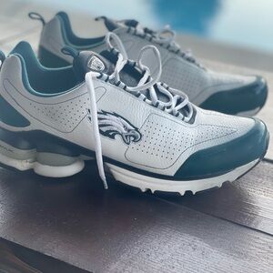 Men’s size 10 DMX Reebok Philadelphia Eagles running shoes